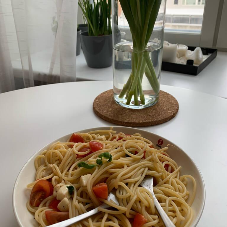 Tomaten-Mozzarella Spaghetti