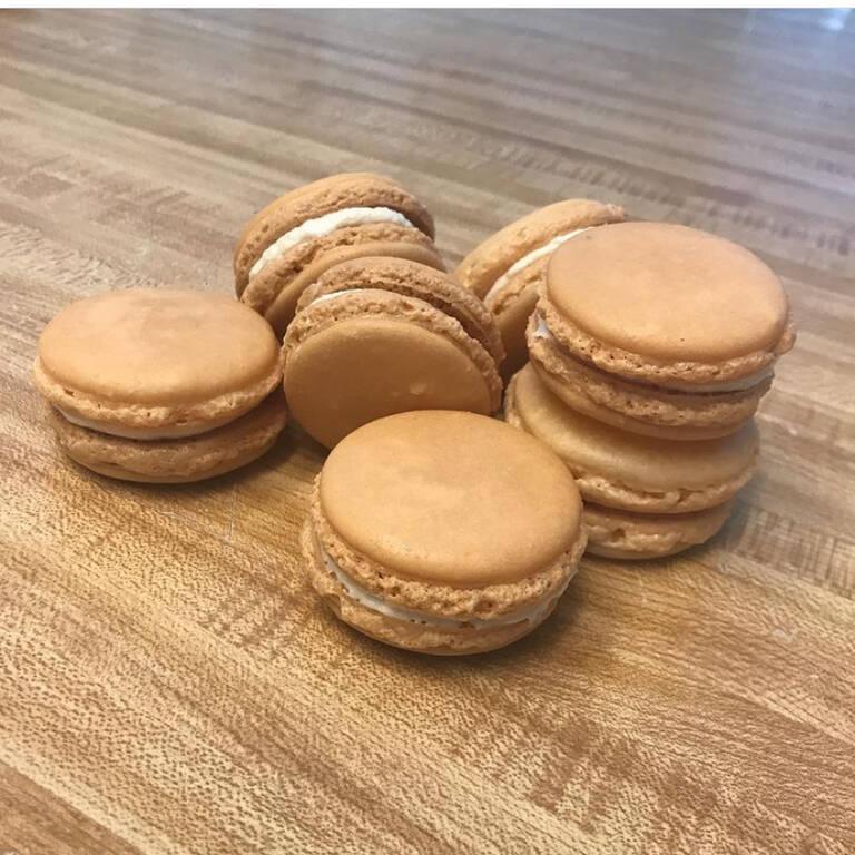 French macaroons with vanilla buttercream