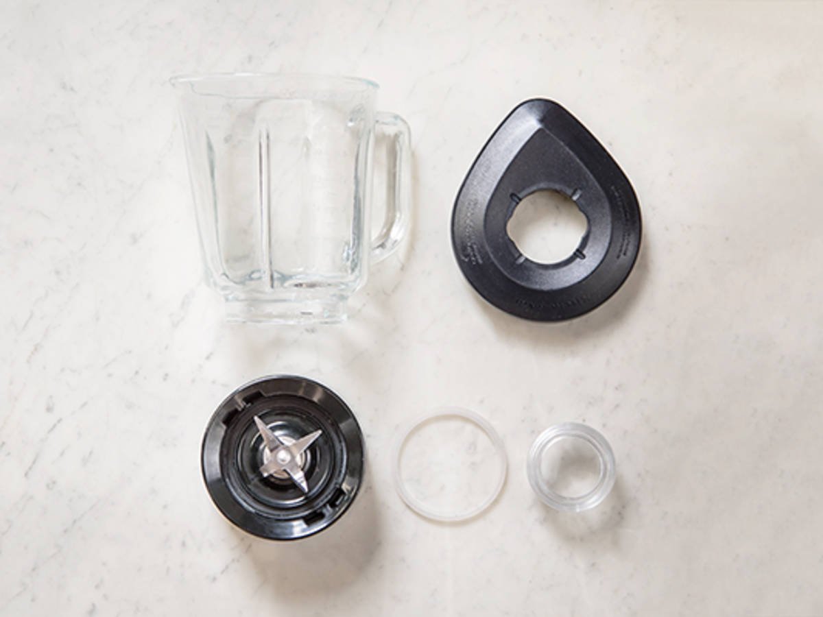 how-to-easily-clean-a-blender