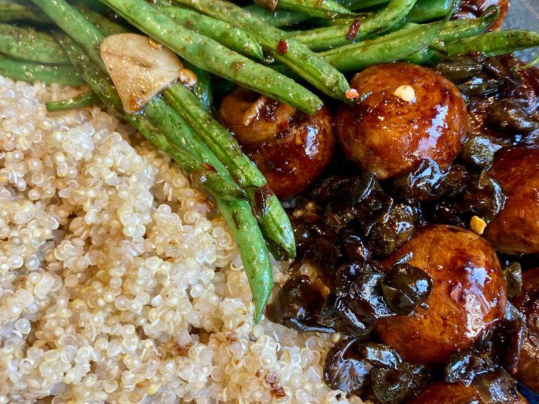 assemble the dish once the mushrooms, green beans and quinoa are all done cooking