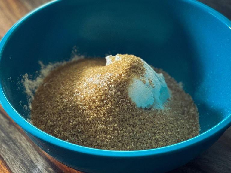 Preheat oven to 350 degrees F. In a mixing bowl, combine the flour, baking powder, 1/2cup oats, brown sugar, and salt. Slowly add the Guinness and mix until combined.