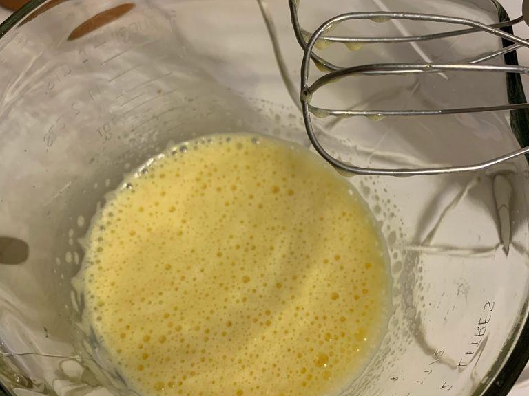 Whisk the eggs and sugar until it's foamy
