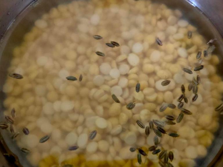 soak the chana dal and fennel seeds for about 2 hrs