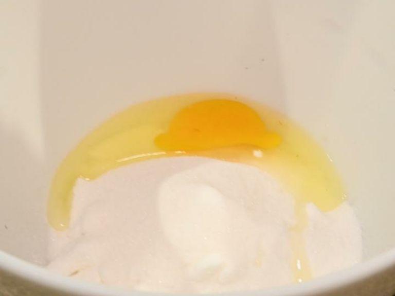 Using an electric whisk, on medium speed beat together eggs and sugar.