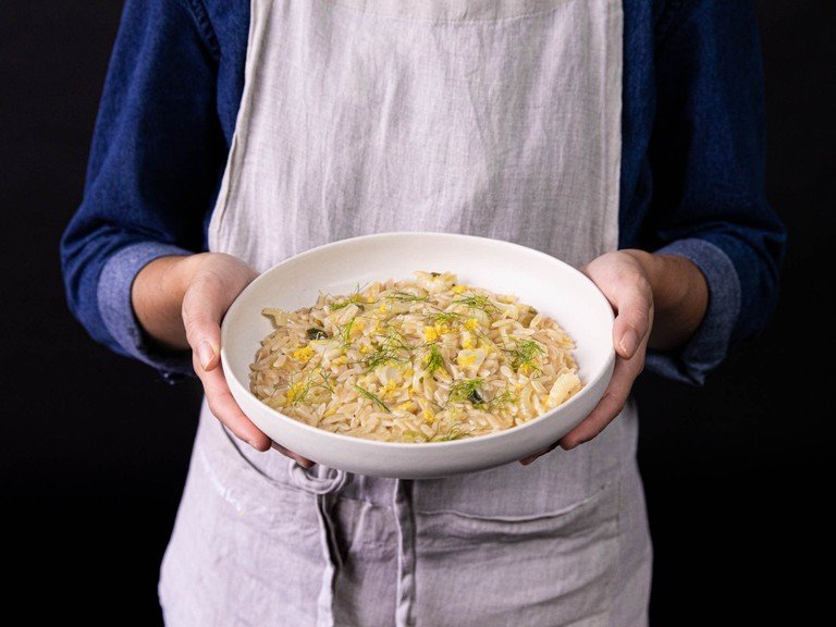 5-ingredient buttery fennel and leek orzo risotto
