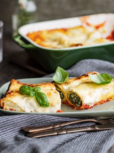 Ricotta and spinach baked cannelloni