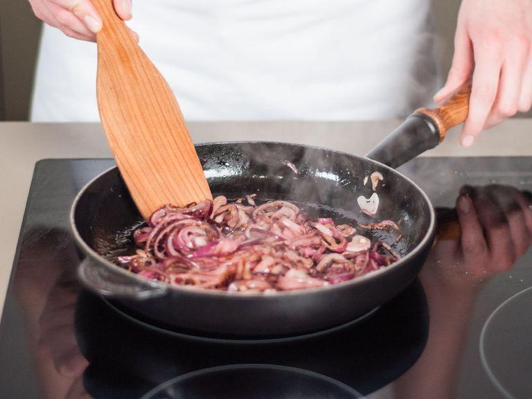For onion topping, heat vegetable oil in a frying pan over medium heat. Cook four fifths of the onions until soft and translucent, for approx. 8 – 10 min. Remove from heat and set aside.