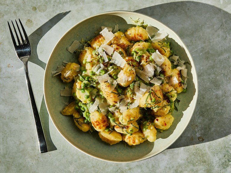 Gnocchi with peas and Parmesan