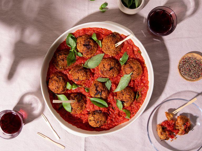 Meatless meatballs with tomato sauce