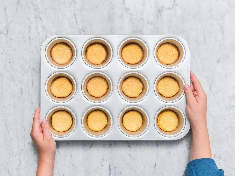 Grease a muffin tin and add 1 tbsp of the dough to each muffin tin hollow. Bake in the oven at 180°C/350°F for approx. 7 min., or until golden brown. Let cool completely and carefully remove from the muffin tin afterwards.