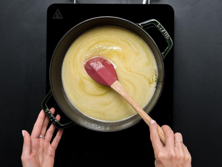 Preheat oven to 180°C/350°F. Add sugar, honey, butter, and heavy cream to a pot and heat at low temperature for approx. 5 min., or until sugar dissolves, stirring occasionally.  Let simmer for approx. another 5 min. on medium heat.
