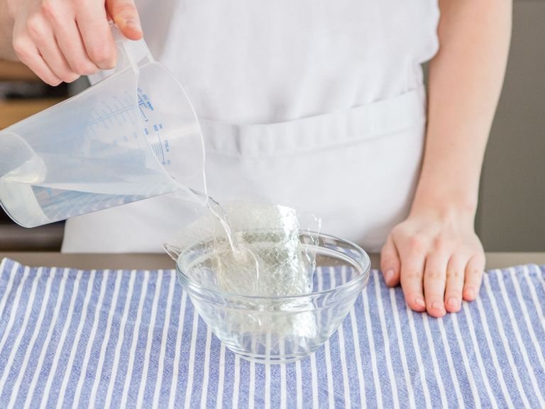 Add gelatin sheets to a small bowl with cold water. Leave to soak for approx. 8 – 10 min.