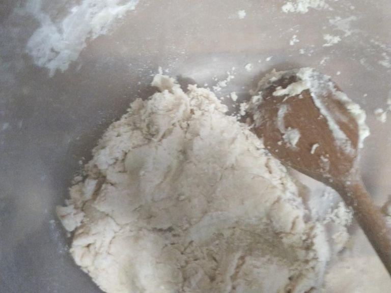 Sieve the flour, salt and baking powder into a bowl and mix thoroughly. Add the 170ml coconut cream and mix to form a dough. Add the coconut cream little by little to make sure you don't add to much.