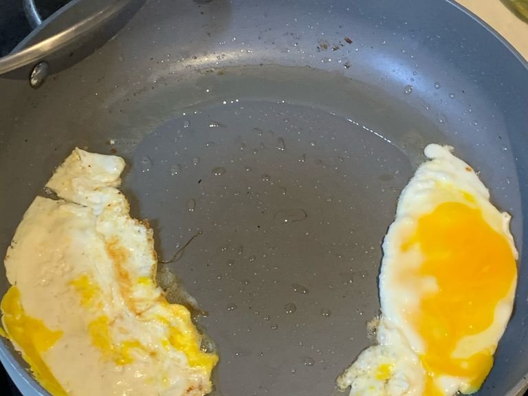 Beat two eggs separately on the same frying pan and whisk the egg yolk slightly.