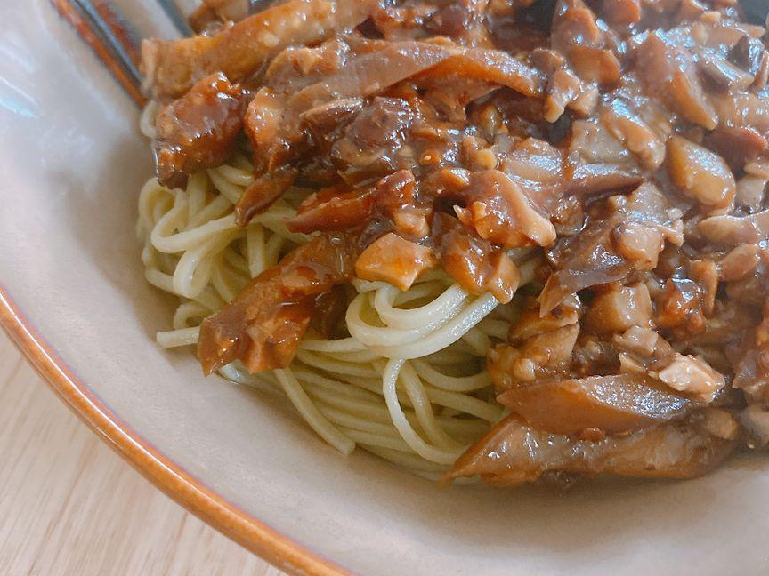 Noodles with Mushroom and Eggplant Gravy蘑菇茄子打卤面