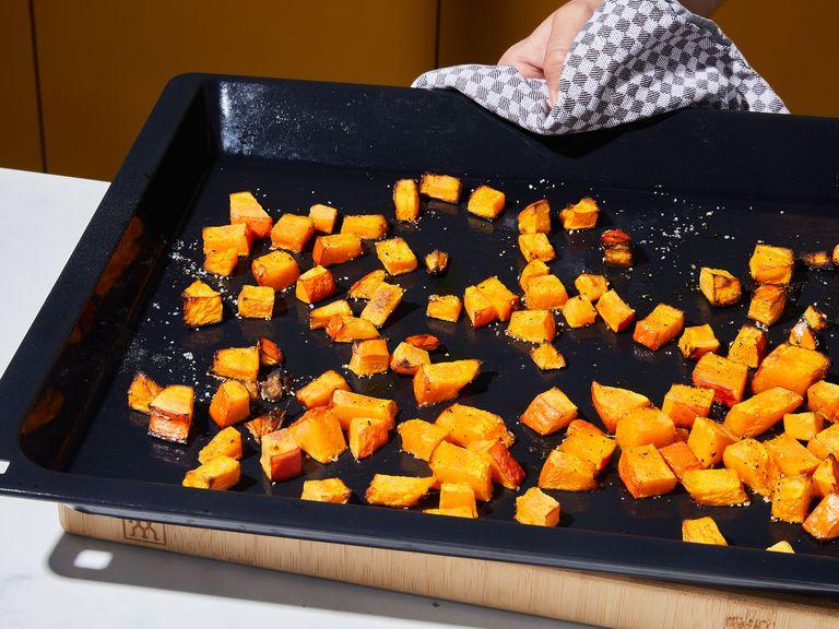 Preheat oven to 180°C/356°F. Scoop any seeds out of the Hokkaido pumpkin with a spoon and discard (or wash and save for another use). Cut the pumpkin into small cubes, approx. 2 cm. Place on a baking sheet lined with parchment paper, drizzle them with a little olive oil if desired, and season with salt. Transfer to the oven and let roast for approx. 30 min, or until the pumpkin is just beginning to brown.