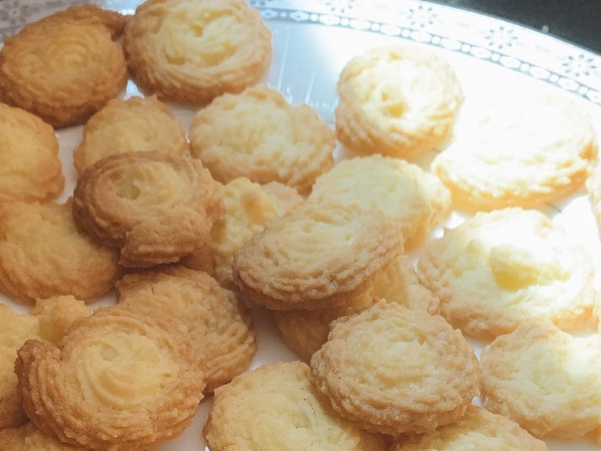 Crumbly and soft butter cookies