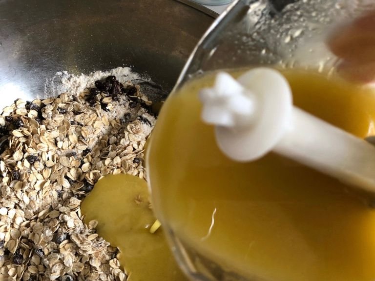 Add the oil-honey mixture into the large bowl with all your ingredients and mix the whole mixture.