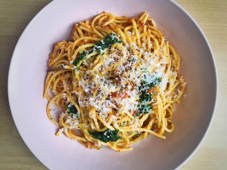 Serve the Bolognese sauce with spaghetti. I like to add some parmesan and in this case some wild garlic pesto. 🍝