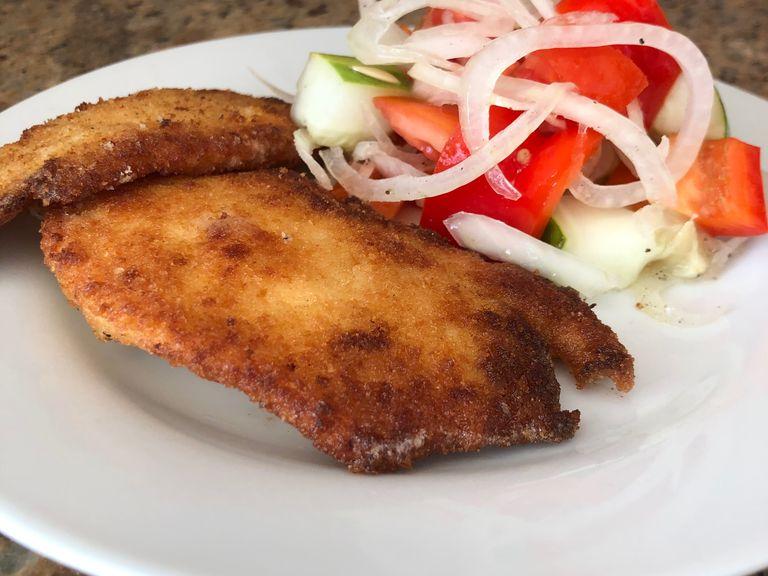 When you have your chicken pieces done with the mix. Fry them in a pan (this must have be hot and have some oil on). Enjoy it ! — for more details visit : https://notadailyness.blogspot.com/2020/04/pollo-apanado.html
