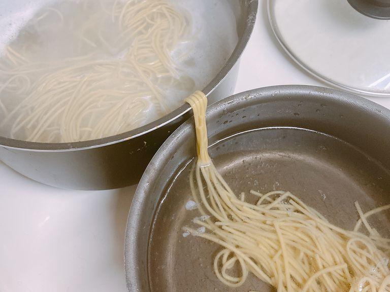Cook the noodles for about 10 minutes until they’re done (typically on the wraps there’s instruction on how to cook the noodles), and soak the noodles into cold water for a minute to make it chewy.