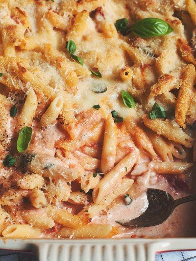 Four-cheese and tomato baked penne